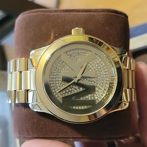 I believe it's a men's watch